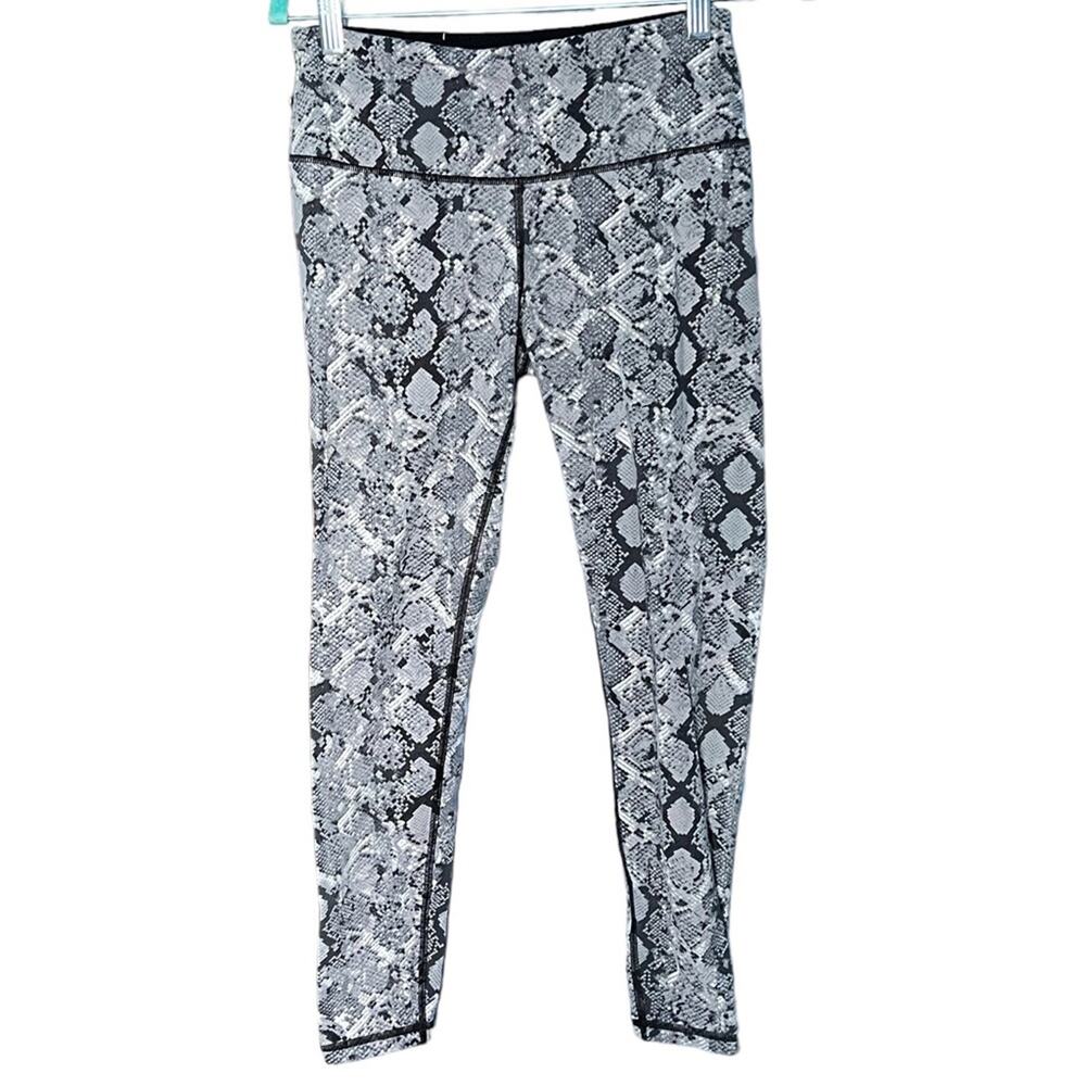 Victoria Sport Knockout grey snake print crop leggings Small
